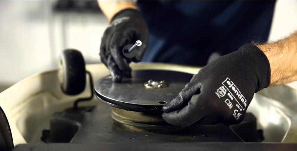 Sådan vælger og vedligeholder du knive til din robotplæneklipper